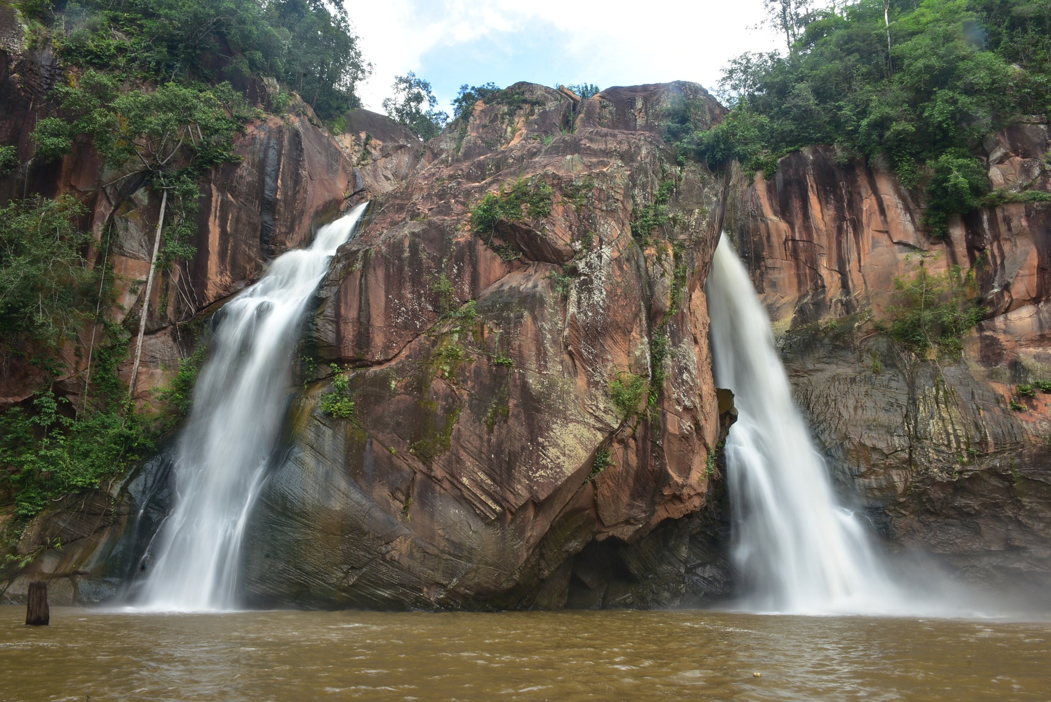 น้ำตกชาติตระการ