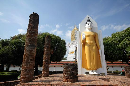 วัดพระศรีรัตนมหาธาตุ (วัดใหญ่)